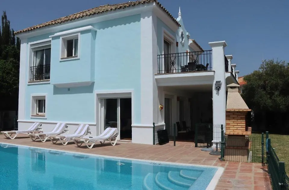 Detached Villa 4 Bed Duquesa With Private Infinity Pool Close To Port And Beach Manilva
