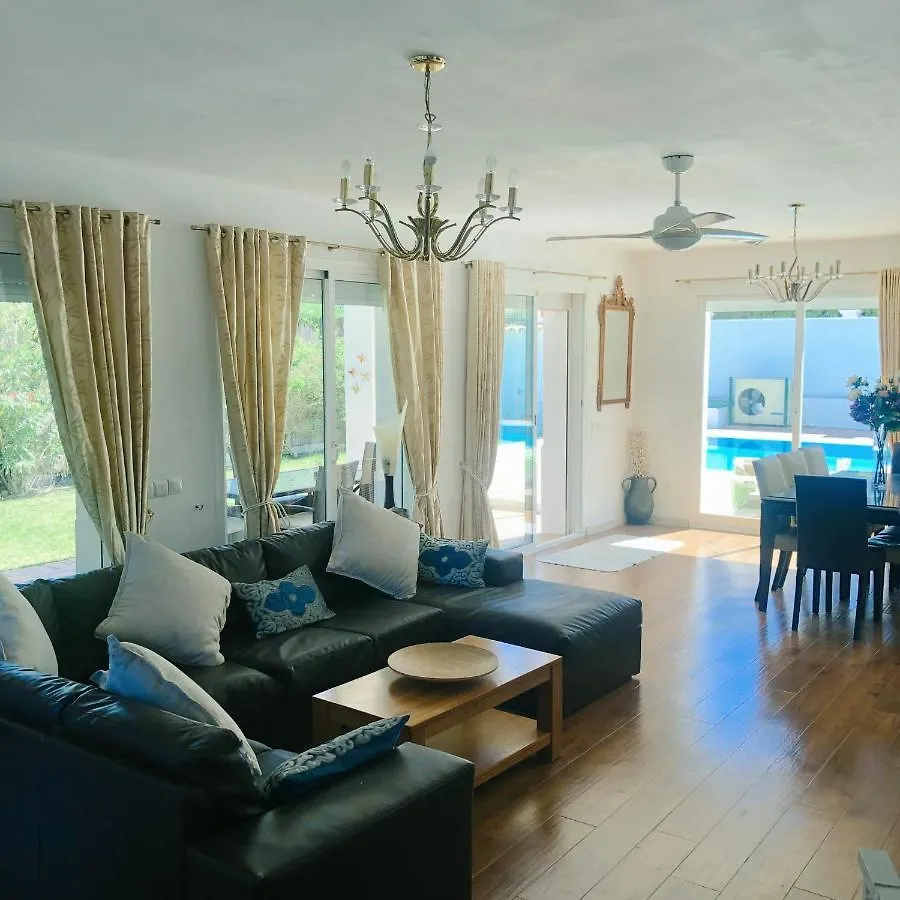Detached Villa 4 Bed Duquesa With Private Infinity Pool Close To Port And Beach Manilva