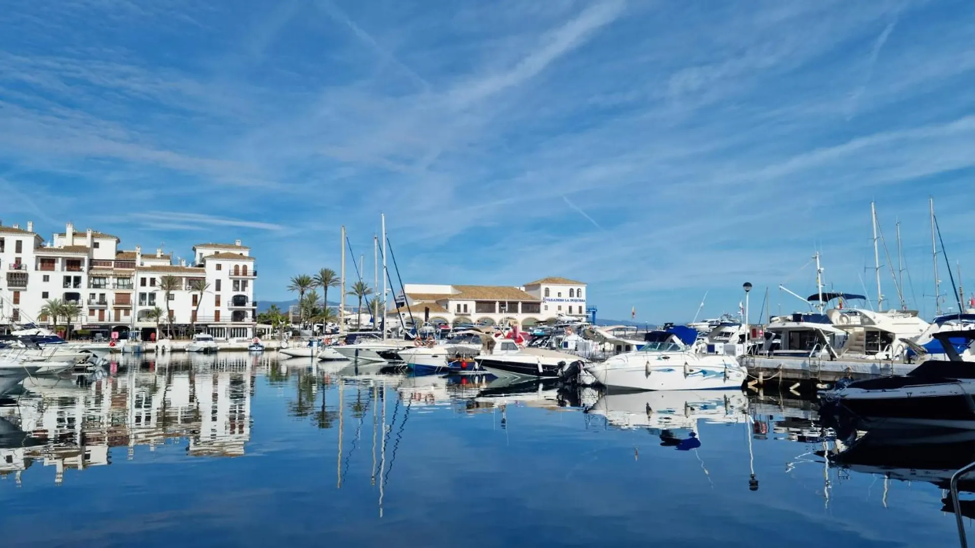 Detached Villa 4 Bed Duquesa With Private Infinity Pool Close To Port And Beach Manilva