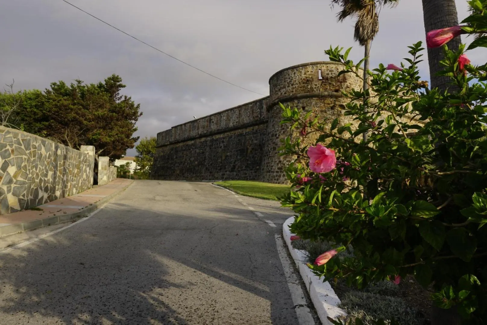 Detached Villa 4 Bed Duquesa With Private Infinity Pool Close To Port And Beach Manilva