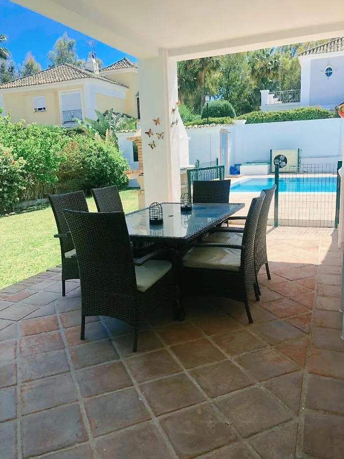 Detached Villa 4 Bed Duquesa With Private Infinity Pool Close To Port And Beach Manilva